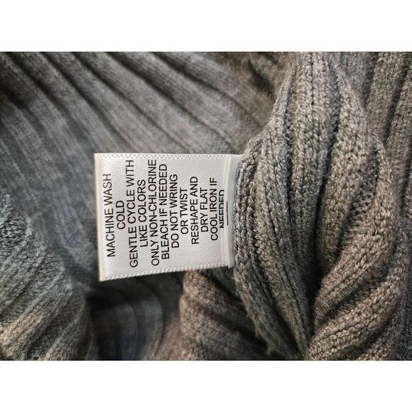 Sincerely Jules gray ribbed button front collared cardigan sweater.  Size L. - Picture 5 of 5